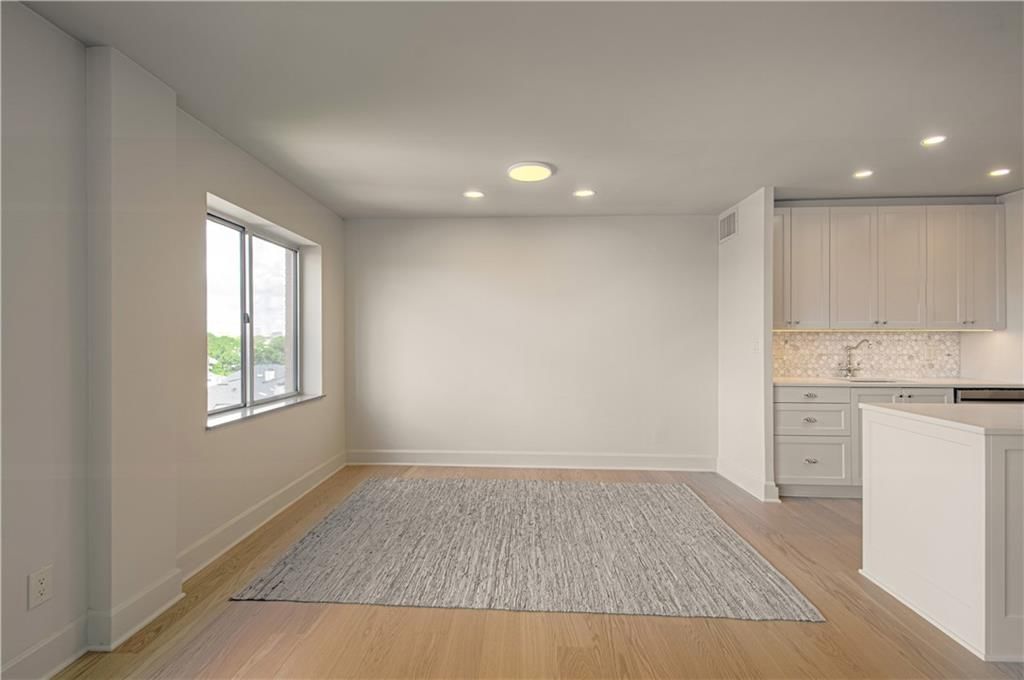 4550 Warwick Boulevard — photo 8