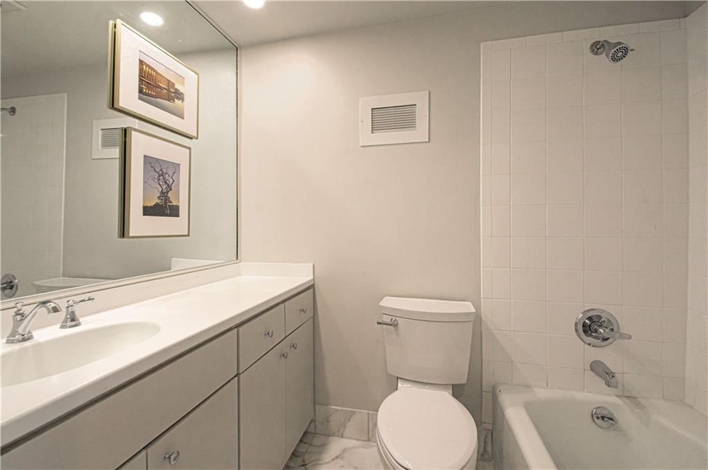 4550 Warwick Boulevard — photo 25