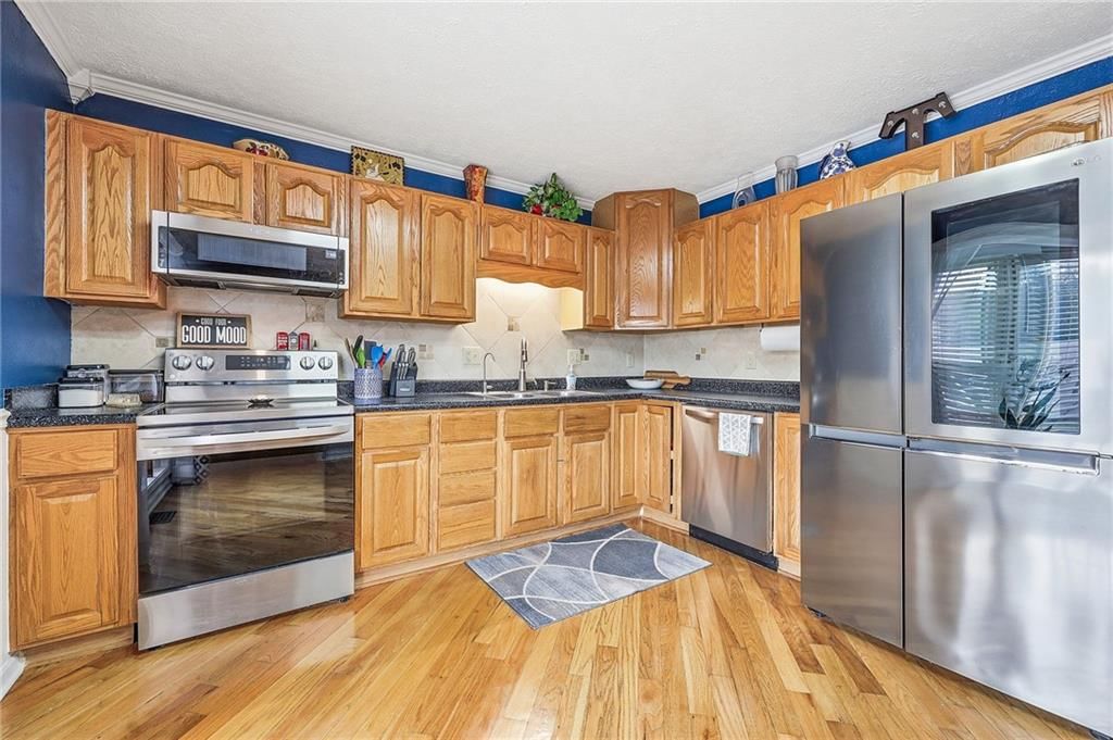 8430 Tauromee Avenue — photo 12