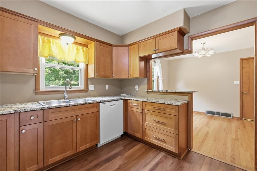 702 W 89TH Street — photo 12