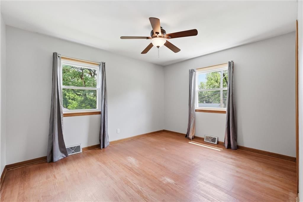 702 W 89TH Street — photo 23