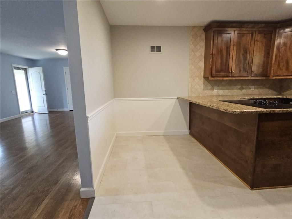 10913 W 50TH Terrace — photo 7