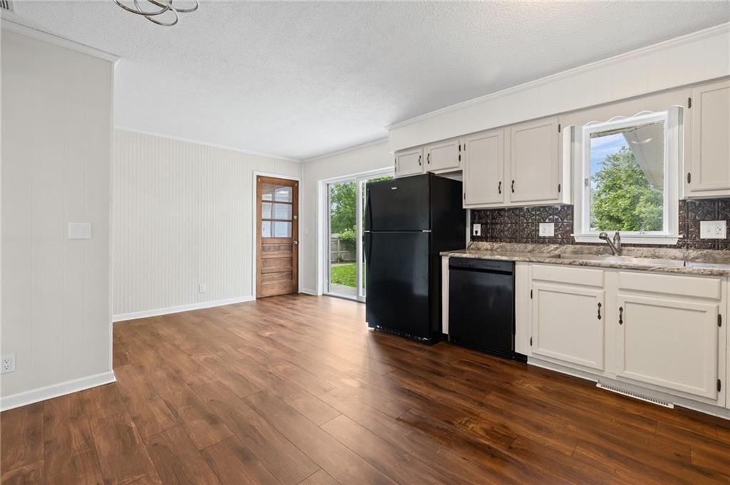 330 N Grant Street — photo 11
