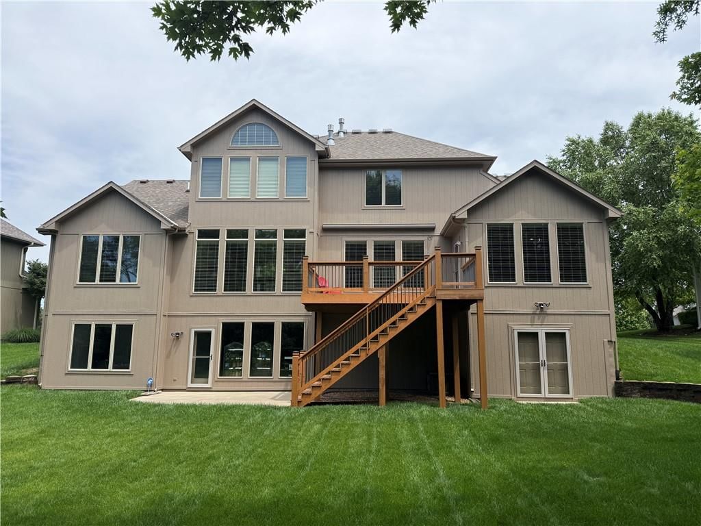 1613 NE Shadow Valley Drive — photo 3