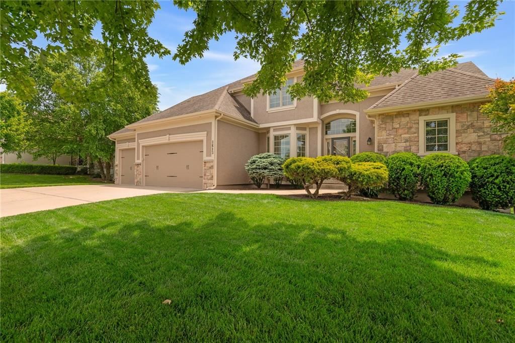 1613 NE Shadow Valley Drive — photo 5