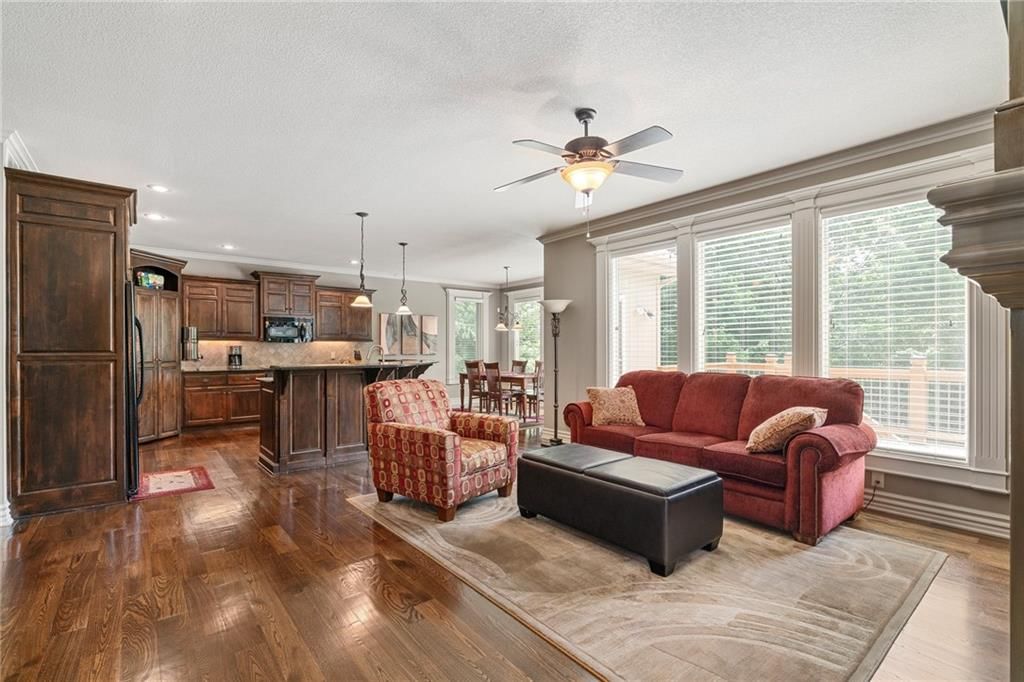 1613 NE Shadow Valley Drive — photo 14