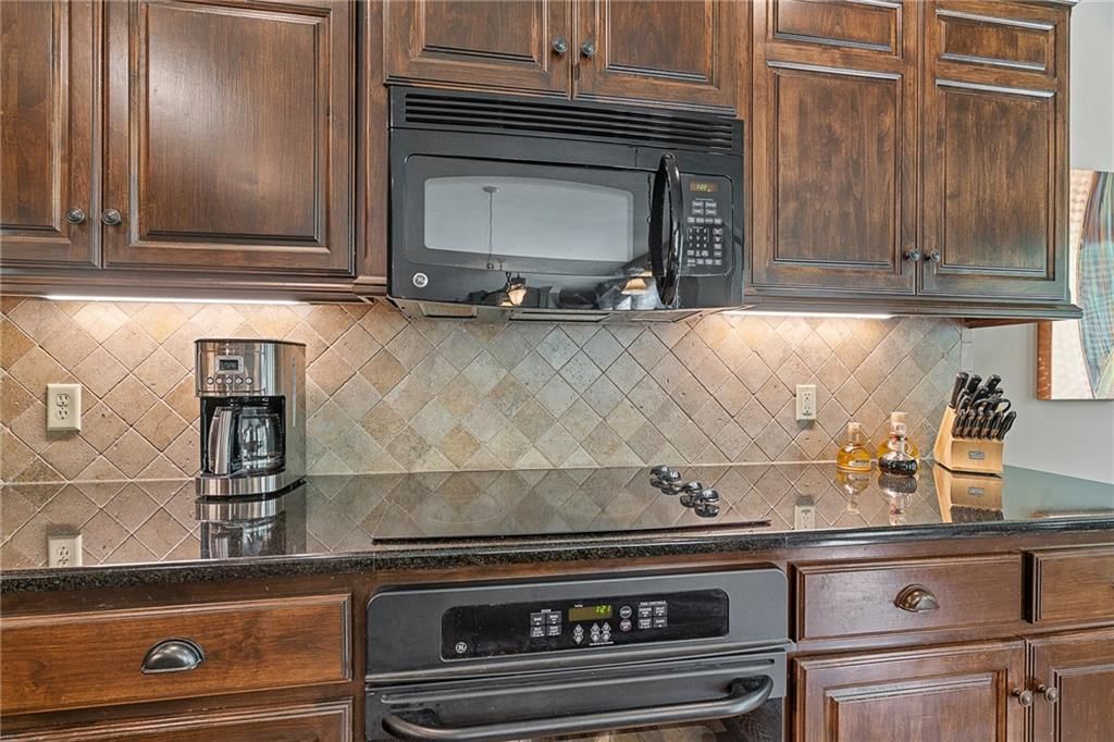 1613 NE Shadow Valley Drive — photo 22