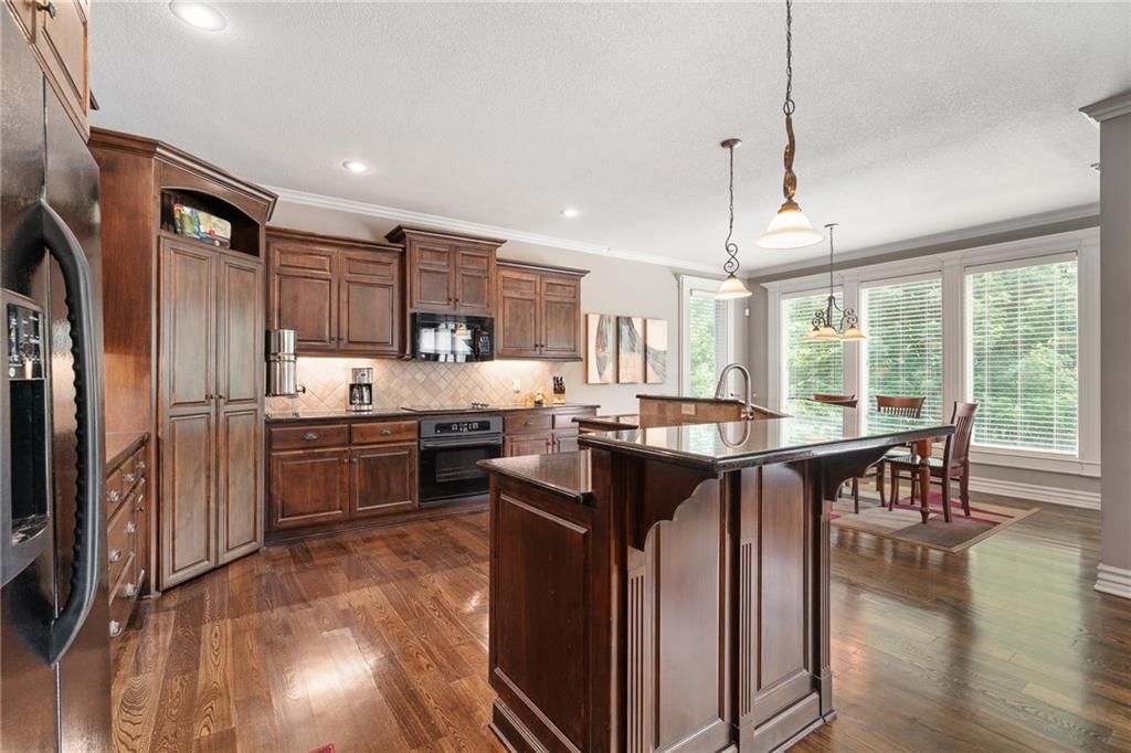 1613 NE Shadow Valley Drive — photo 24