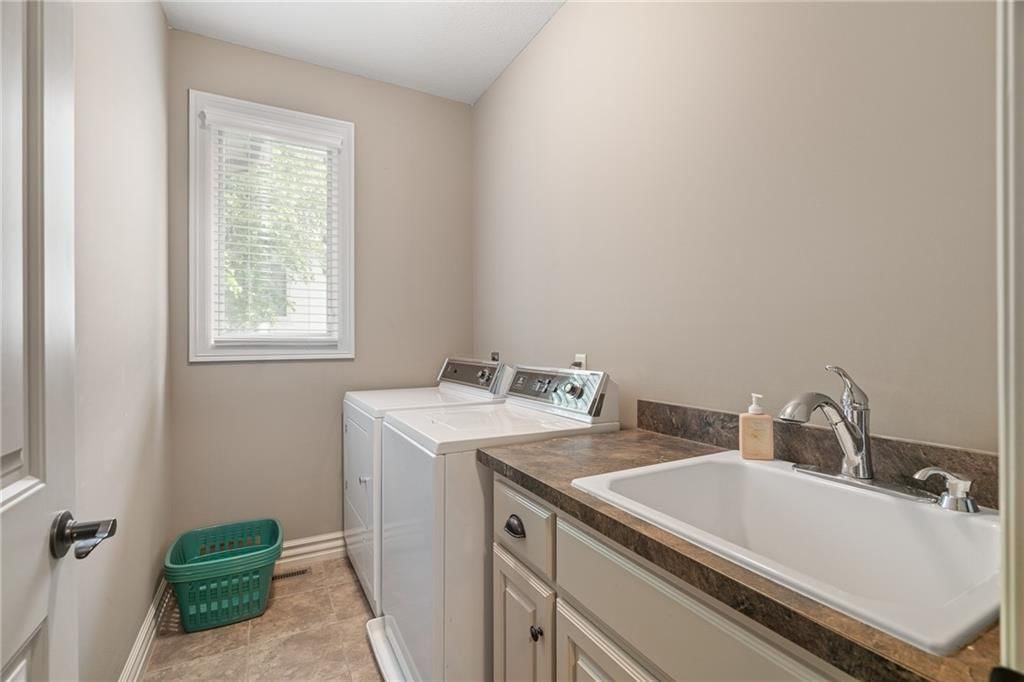 1613 NE Shadow Valley Drive — photo 28