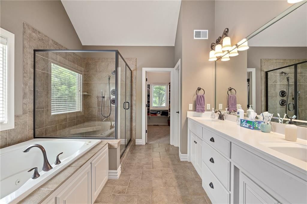 1613 NE Shadow Valley Drive — photo 33