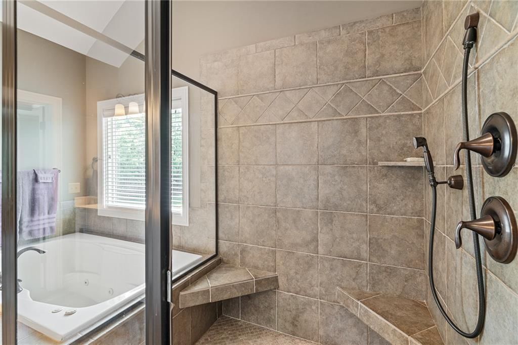 1613 NE Shadow Valley Drive — photo 36