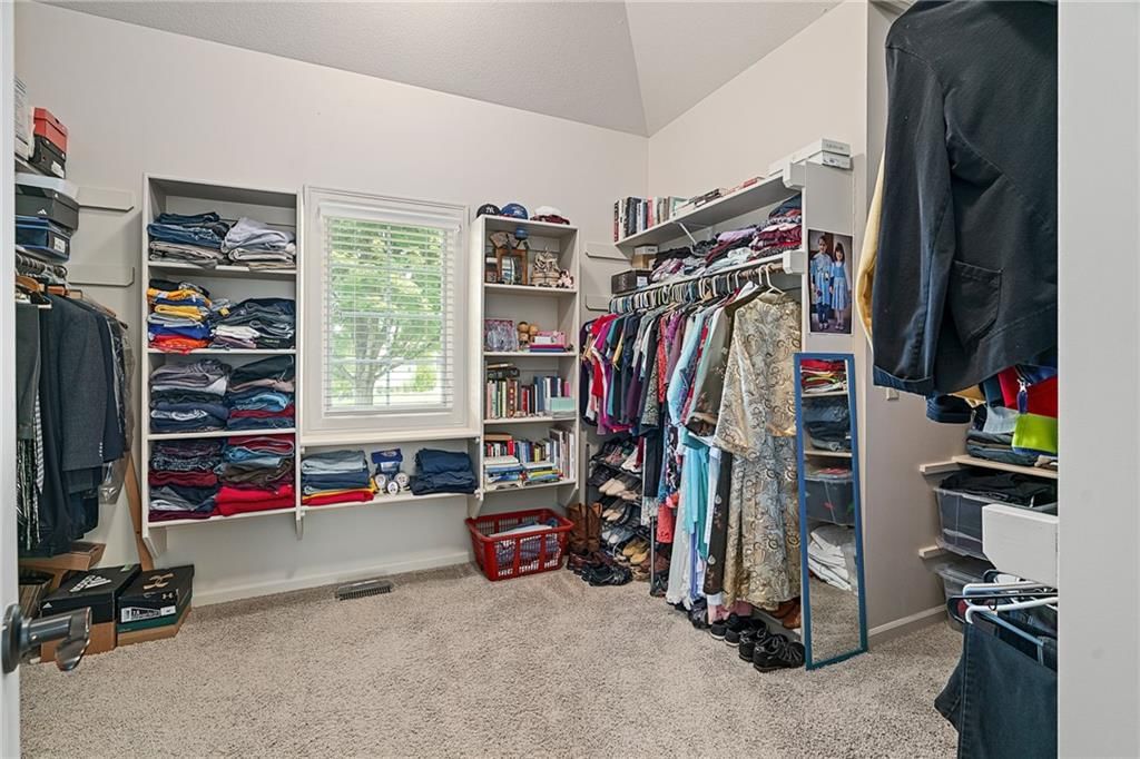 1613 NE Shadow Valley Drive — photo 37