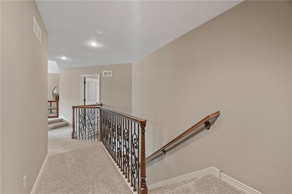 1613 NE Shadow Valley Drive — photo 38