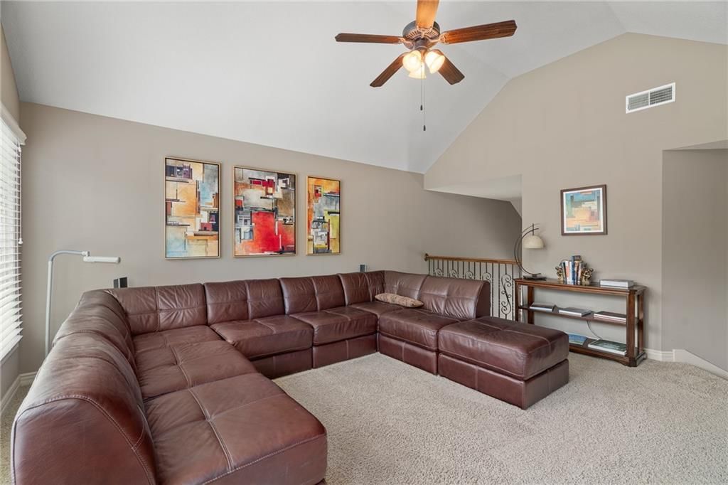 1613 NE Shadow Valley Drive — photo 43