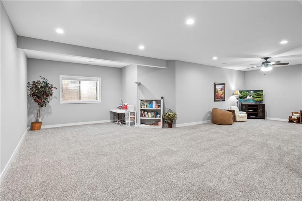 5866 S National Drive — photo 30