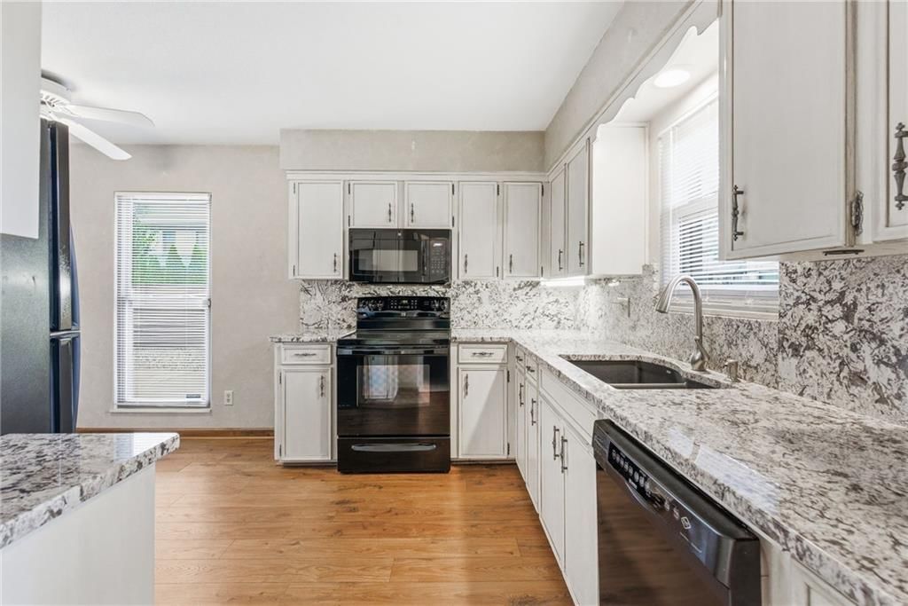 10245 Conser Street — photo 10