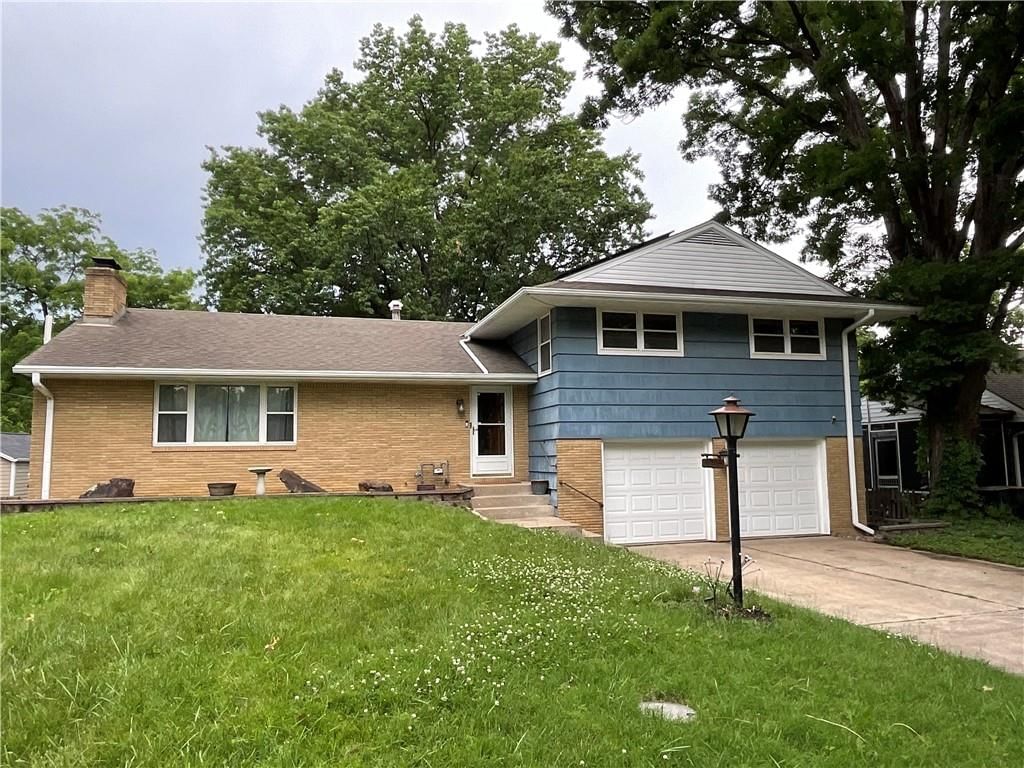 3706 N Grand Avenue — photo 2