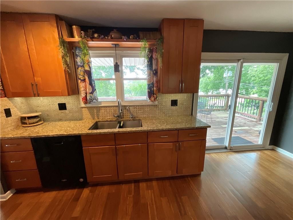 3706 N Grand Avenue — photo 12