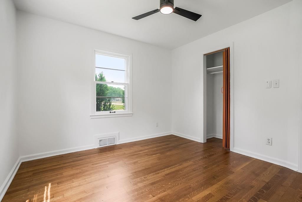 616 S Lee Avenue — photo 17