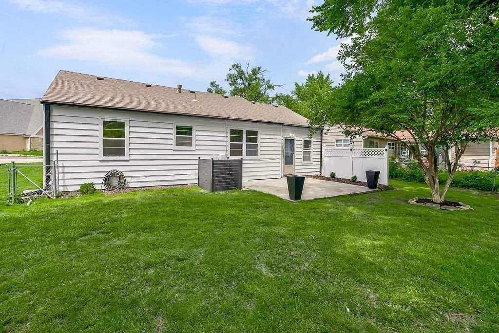 616 S Lee Avenue — photo 30