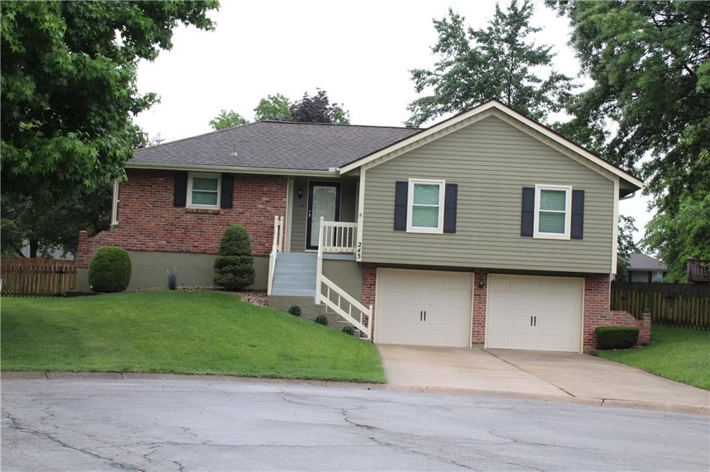 243 SE Brownfield Court — photo 1