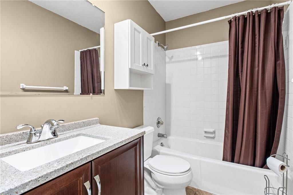 243 SE Brownfield Court — photo 7