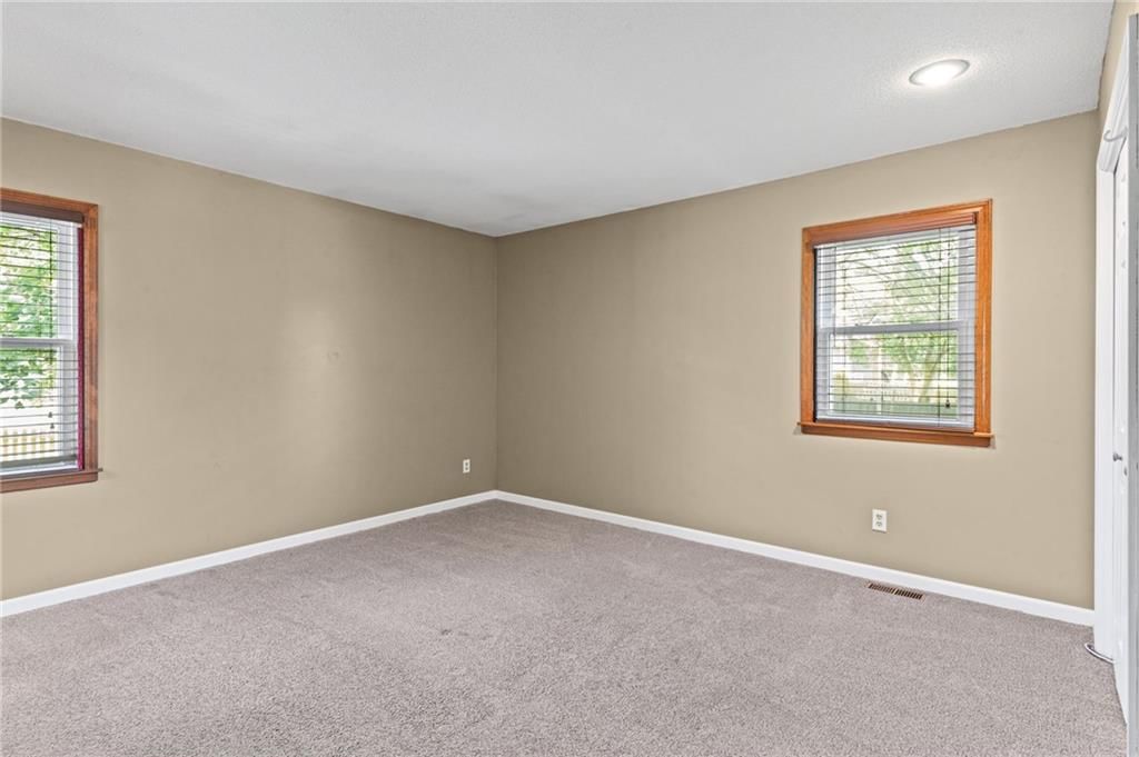 243 SE Brownfield Court — photo 23
