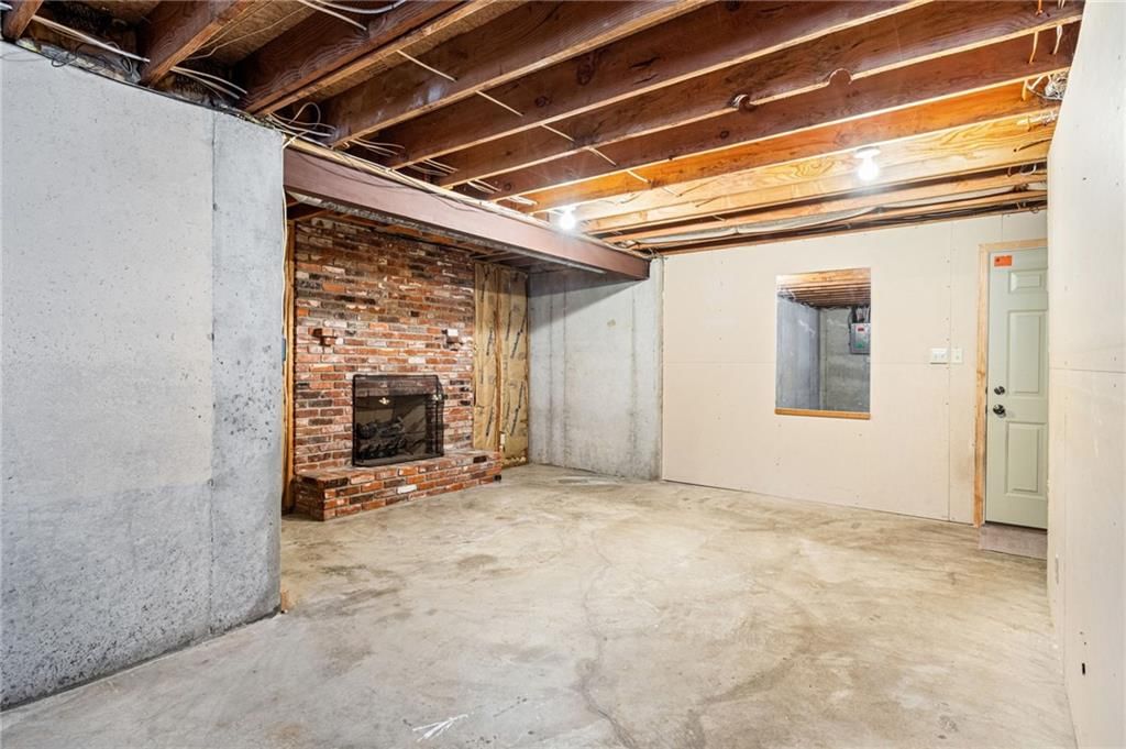 243 SE Brownfield Court — photo 27