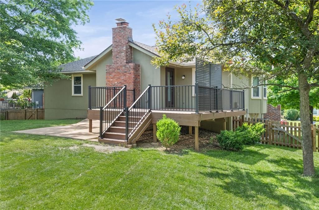243 SE Brownfield Court — photo 32