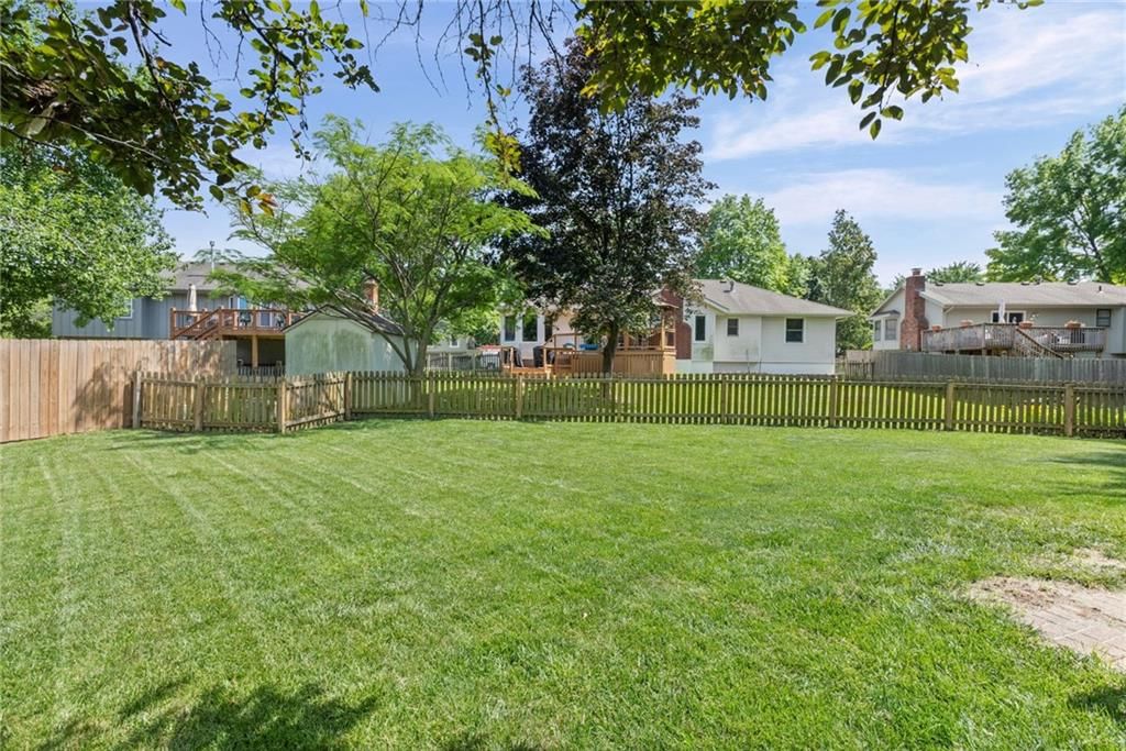 243 SE Brownfield Court — photo 33
