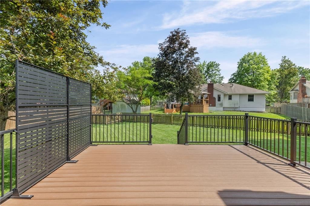243 SE Brownfield Court — photo 34
