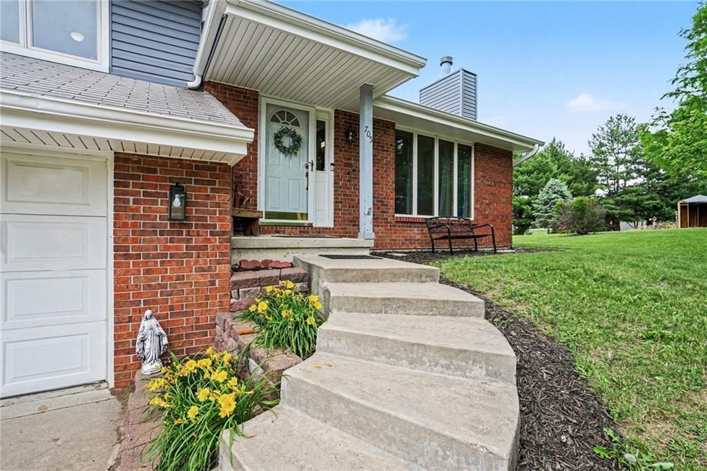 705 Benjamin Avenue — photo 2