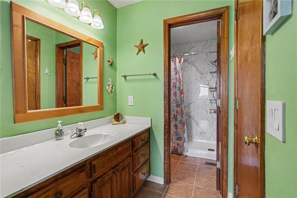 705 Benjamin Avenue — photo 16