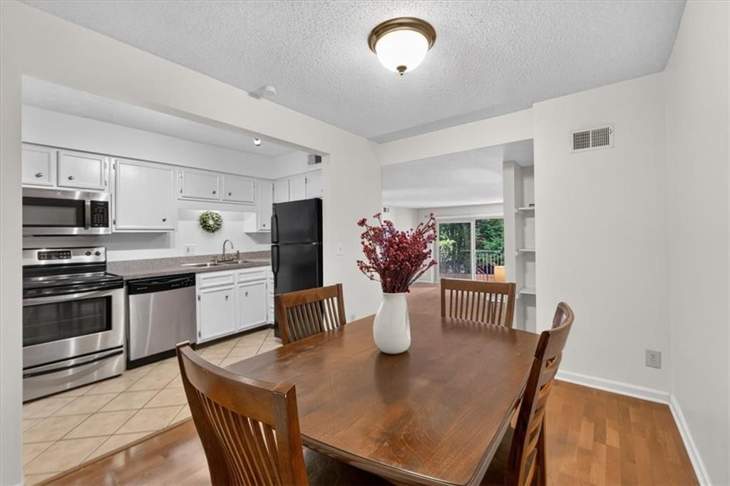 3608 Gillham Road — photo 28