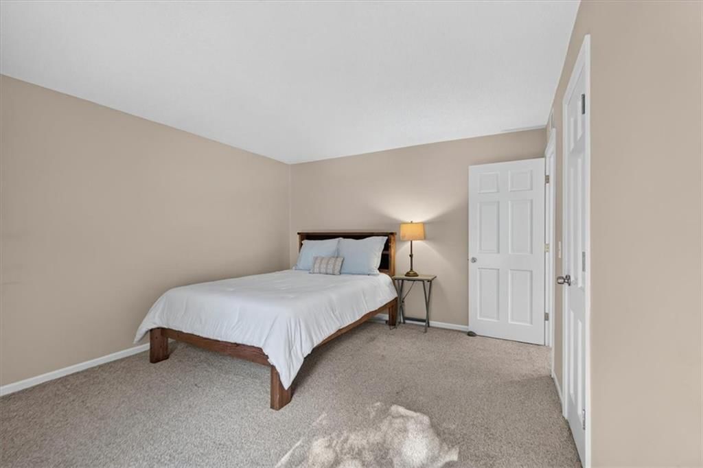 3608 Gillham Road — photo 36