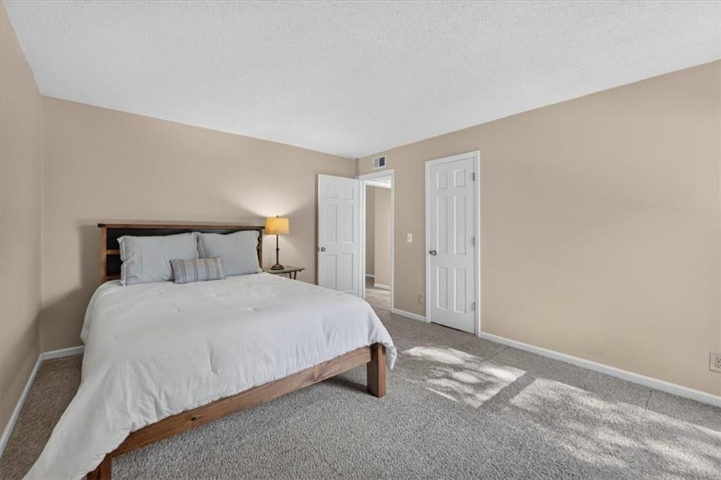 3608 Gillham Road — photo 37