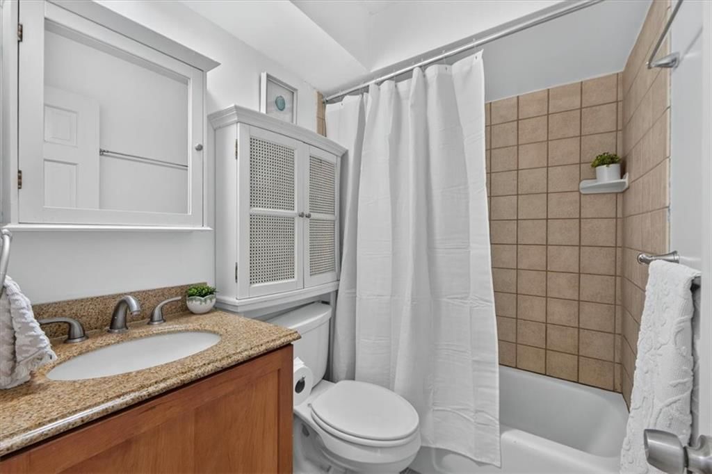 3608 Gillham Road — photo 39