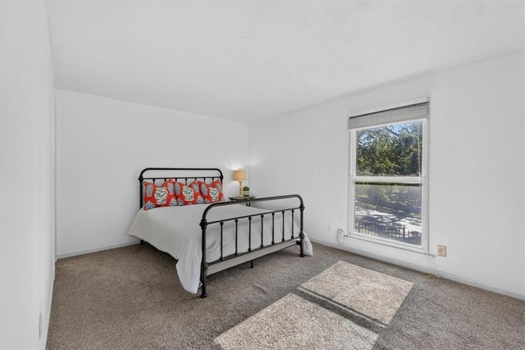 3608 Gillham Road — photo 40