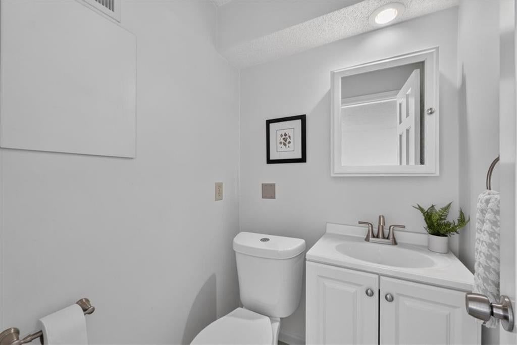 3608 Gillham Road — photo 42