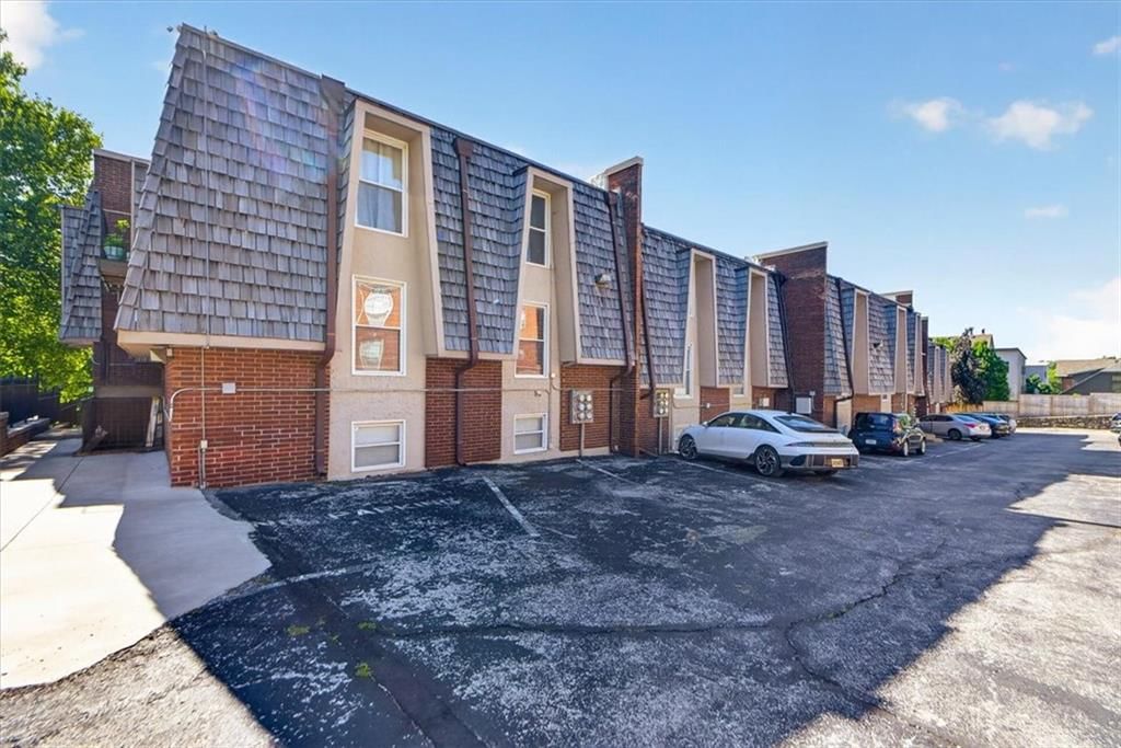 3608 Gillham Road — photo 44