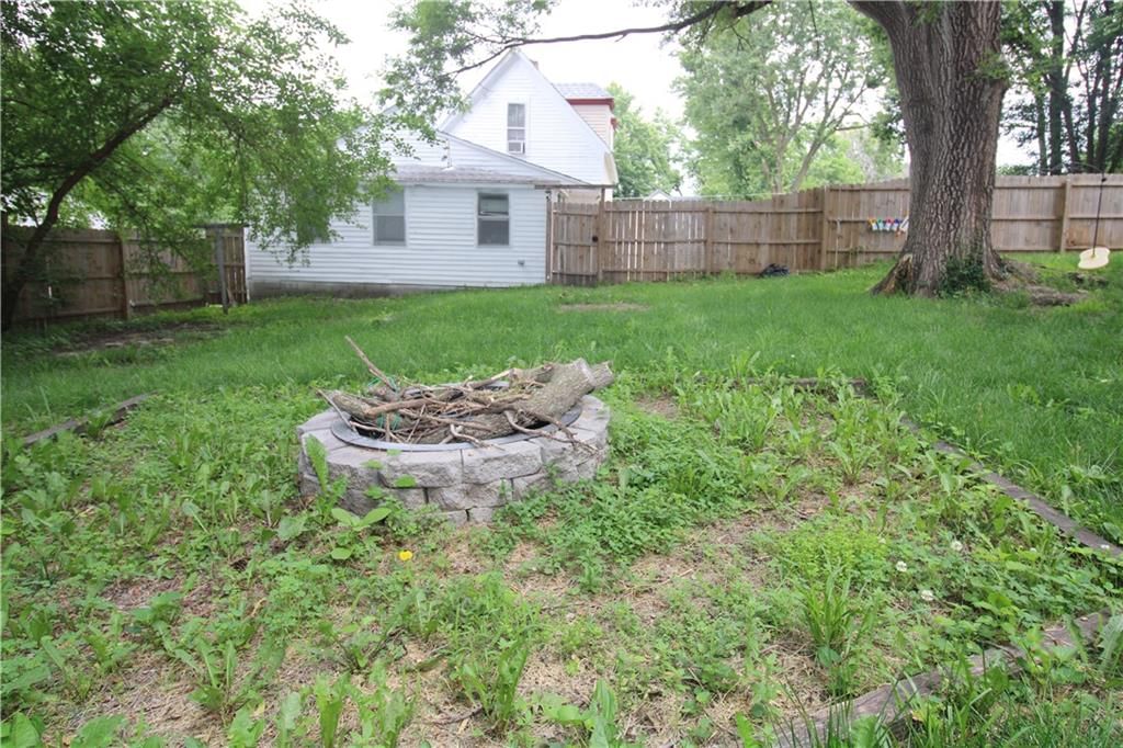 110 W Benton Street — photo 9