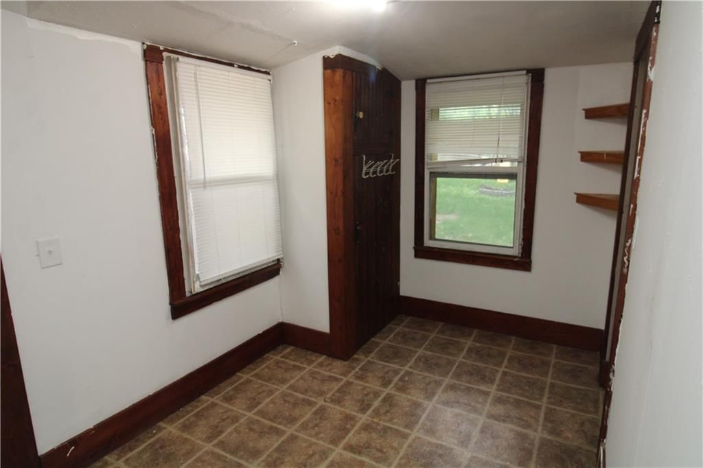 110 W Benton Street — photo 12