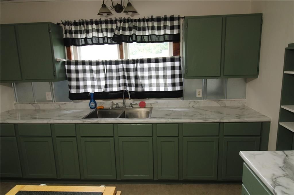 110 W Benton Street — photo 15