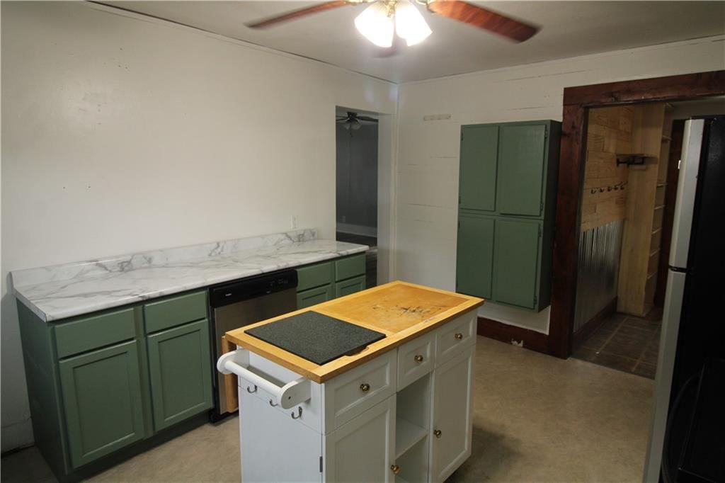 110 W Benton Street — photo 18