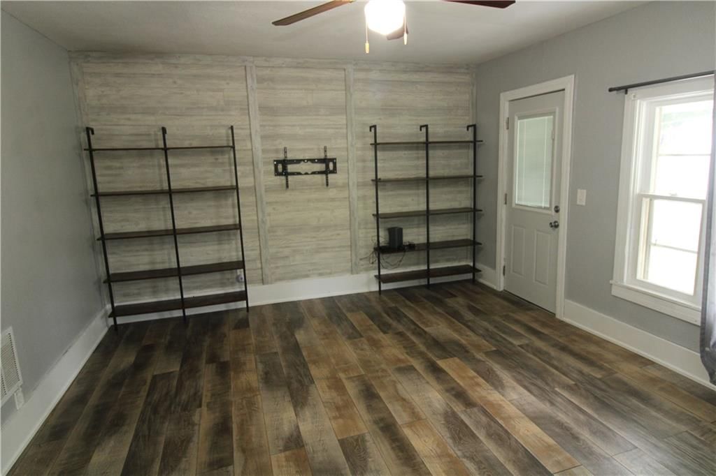 110 W Benton Street — photo 24