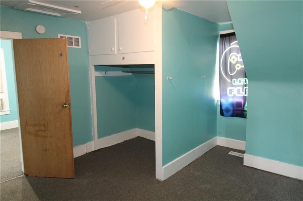110 W Benton Street — photo 29