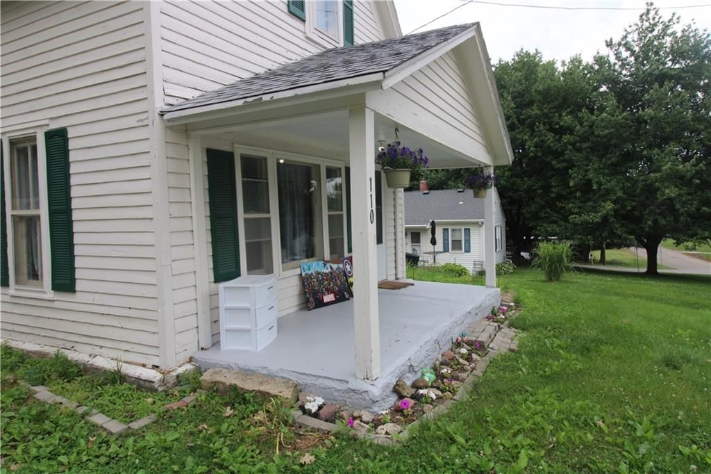 110 W Benton Street — photo 31