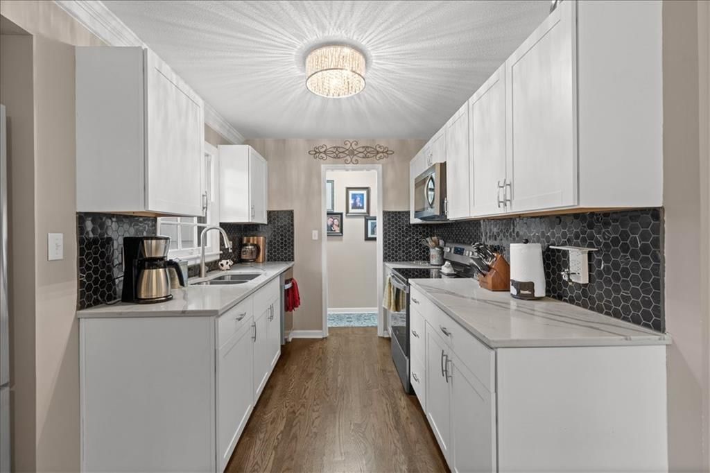 2816 W 75TH Street — photo 12