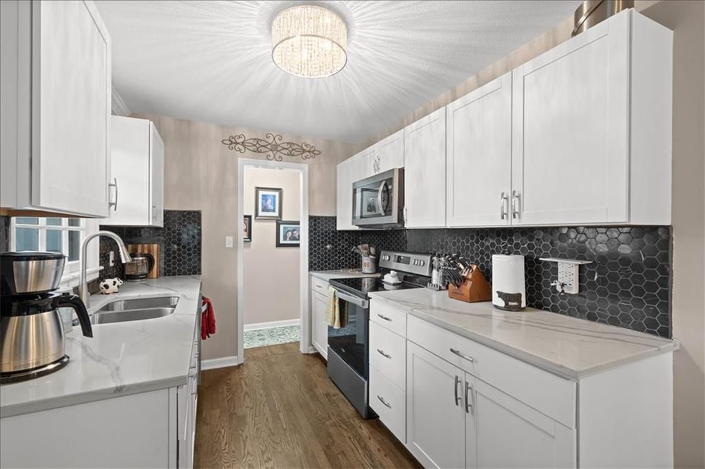 2816 W 75TH Street — photo 13