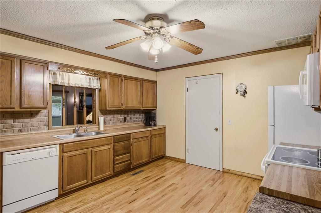 818 N Houston Street — photo 6